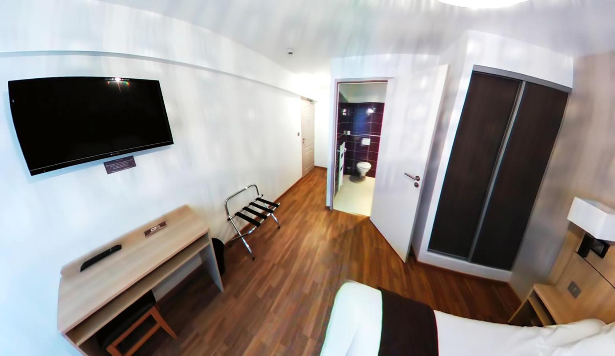 Hotel Au Bon Coin Cloyes-sur-le-Loir ภายนอก รูปภาพ